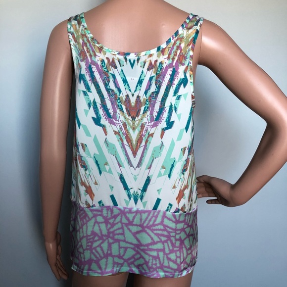 Addison Abstract Tank - Picture 4 of 8